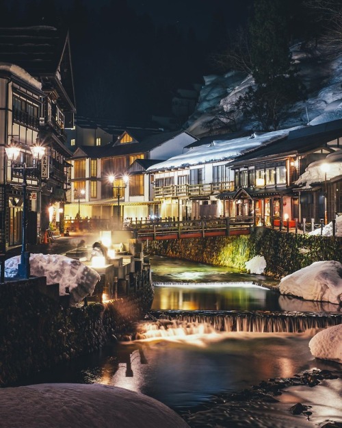 takashiyasui:Ginzan onsen at night