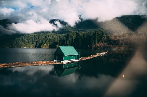 Cleveland Dam by Nick Carnera.