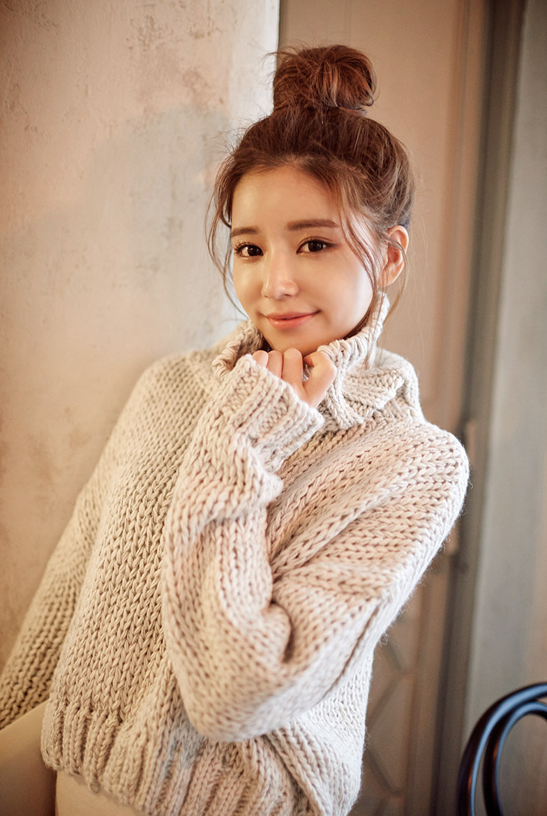 korean-dreams-girls:  JungYeon - November 23, 2015 Set 