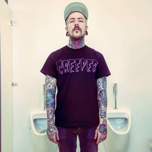 W.Chelfie. #tattoos #facetattoo #tattooedparent #throattattoo #underchintattoo #toilet #wc #moustach