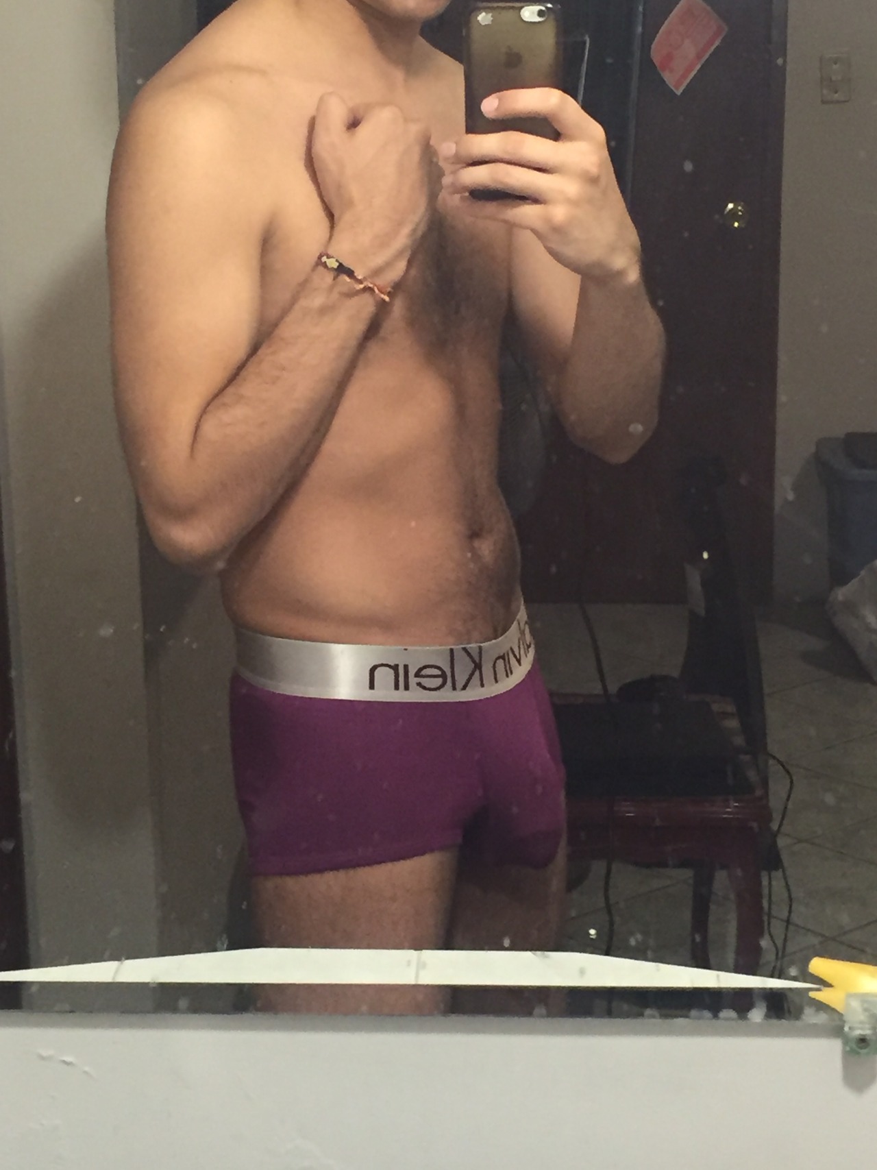 alan-tellez:  ;) Manden sus mensajes chicos calientes y morbosos… Estamos en contacto! 