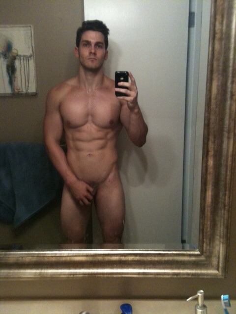 exclusivekiks:  Sexy white boy 💋💋  Follow me:  http://exclusivekiks.tumblr.com/