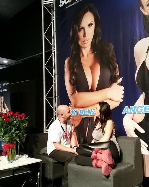 Interviews during @sexpoaustralia My feet were hurting so bad by day 4 I said fuck it I’m wearing UGGS. 👻 by nikkibenz