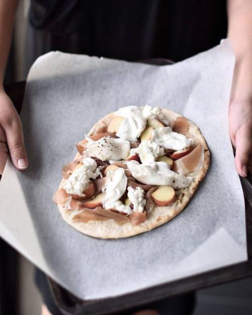 sabonhomeblog: Peach, Parma & Burrata Pizzette Source sabonhomeblog