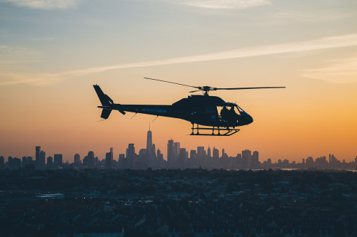 djkrugman:Catching Sunrise above New York, with @beautifuldestinations and @flynyon. Photography by 