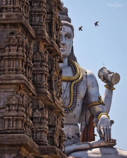 Shiva, Murudeswara temple, Karnataka, photo by Praveen Chakravarthy?