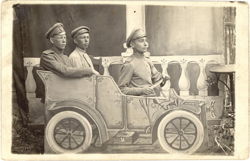German soldiers being totally serious during WWI.1916.