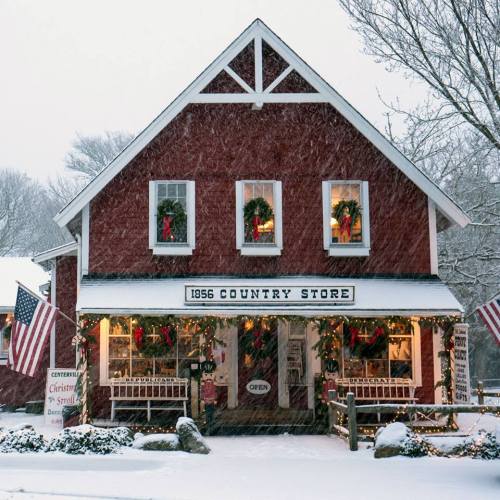 almaraye:  This store belongs to a Believer’s family! I would Love to go inside.1856 Country Store o