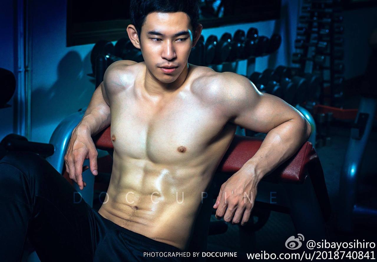 hunkxtwink:    Thai Muscleboy - Ratthapat Pootrakul Part 1   Hunkxtwink - More in