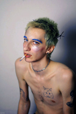 Boxya:  Grimy 301. I’m Going To Take 301 Pictures Of Boys With Make-Up.  In Russia,