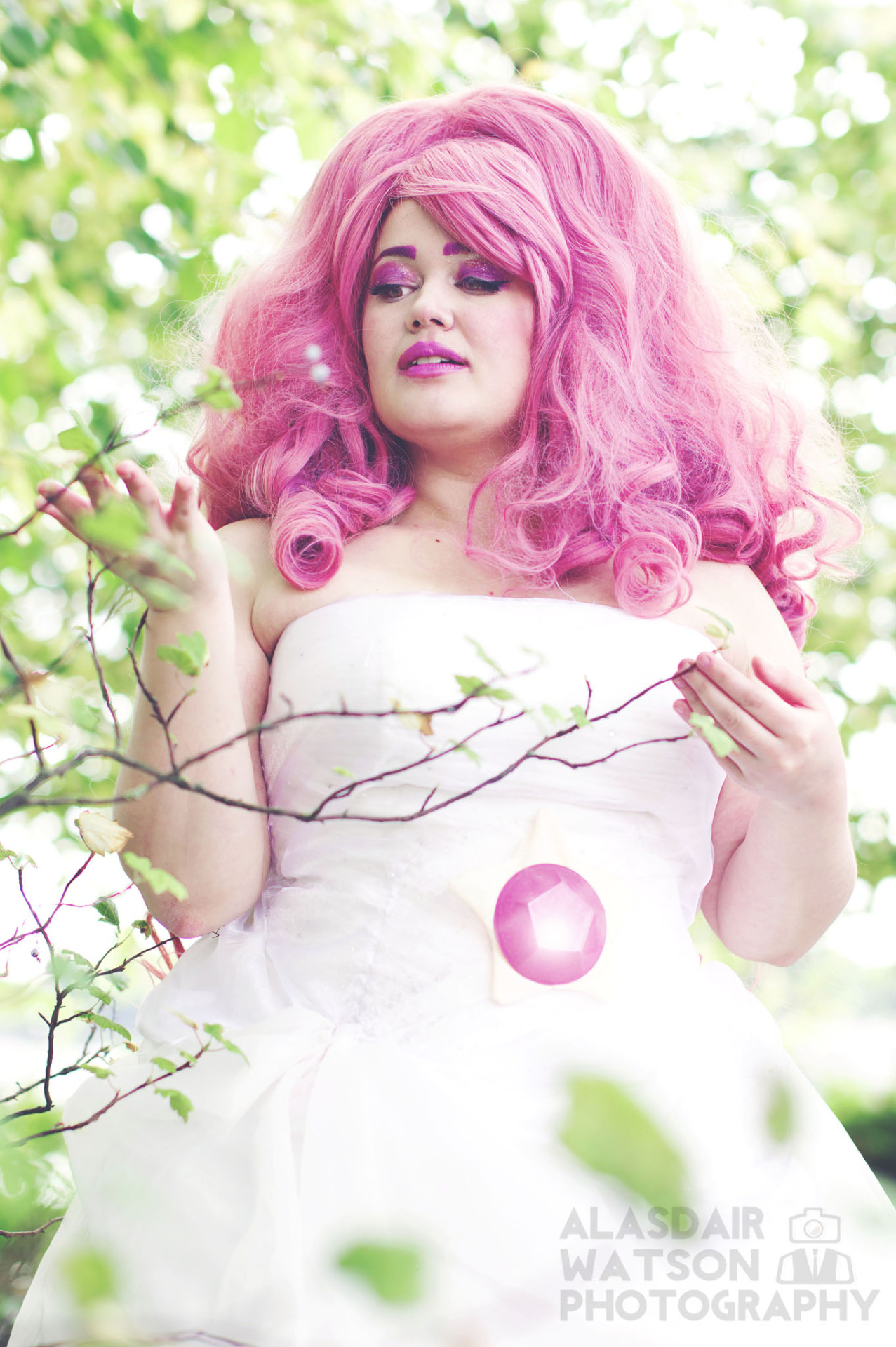 shota-moon:  Isn’t it remarkable, Steven?Ah! My Rose Quartz cosplay phots came