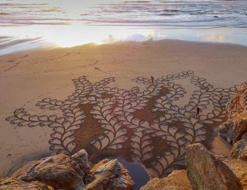 artmonia:Earthscapes: The City Exposed – Sand Drawings by Andres Amador