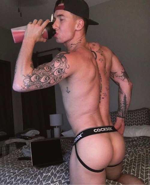 manrumpsxxx:  Follow Me For The Sexiest Rumps On Tumblr