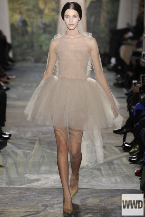 womensweardaily:Valentino Couture Spring 2014 Photo by Giovanni GiannoniStunning!