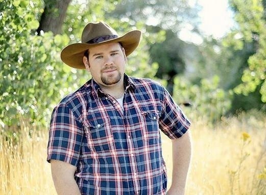 txtop66:  Oh country boy is so cute.  