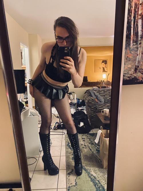 Do you like my outfit? Does it make you want to stick your cock in my butt hole?