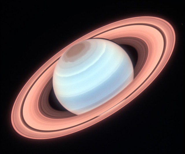 oxane:Saturn in Near UV and Blue by geckzilla 