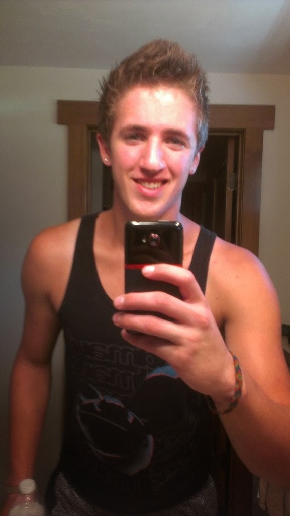 ksufraternitybrother:  HE’S ALL DELICIOUS!!!  KSU-Frat Guy: Over 90,000 followers