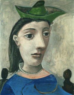 magictransistor:Pablo Picasso, La femme au chapeau vert (The woman with the green hat), 1939.