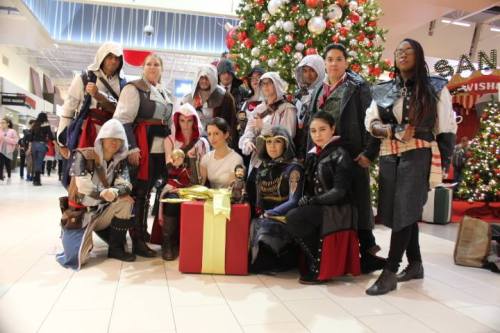 Happy Holidays Assassins. Yes, you too, Templars!Photos by the Assassin’s Cosplay BrotherhoodIf you’