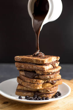 sweetoothgirl:    DOUBLE CHOCOLATE FRENCH TOAST 