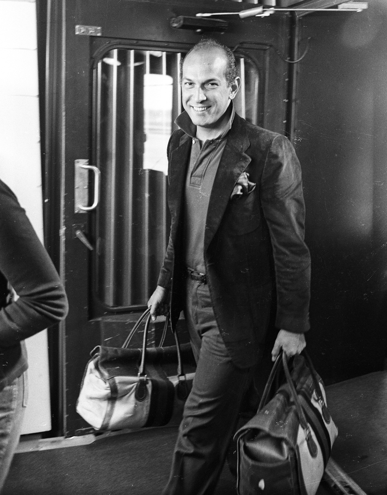 wmagazine:  Remembering Oscar de la Renta. See more images of the fashion legend