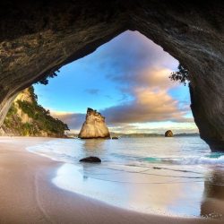 sixpenceee:  Cathedral Cove, New Zealand