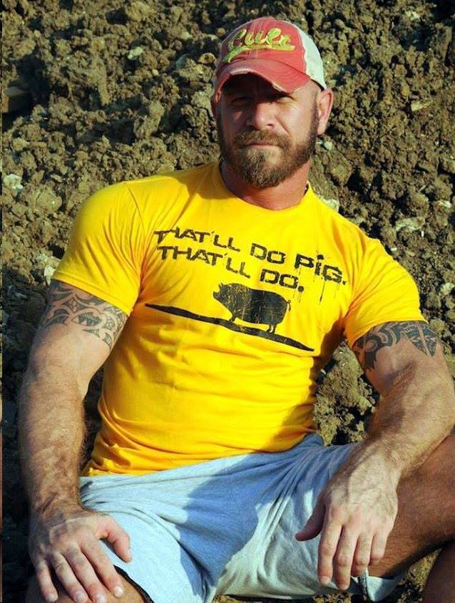 drawntohotcountryboys:  what a sexy fucker
