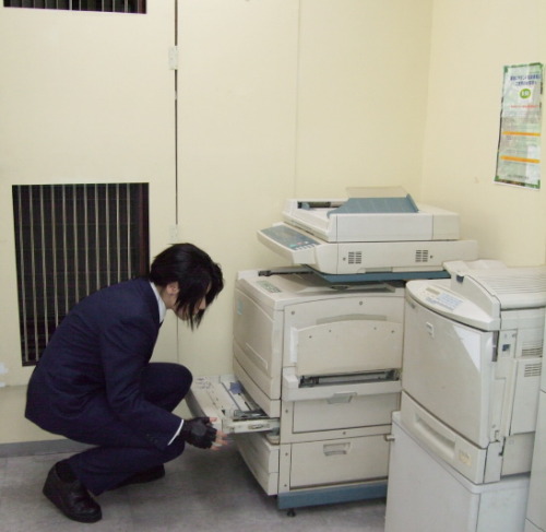 albedosoyna:  Found here Now I have an urge to write a story based on fighting with a copier in the office. You know Reeve programmed it to break down when he needs something to amuse him, right?