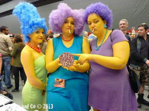 love-asthou-wilt: internaljohnologue: naruchigotsu: Cosplay Done Right SO THE MARGE SELMA AND PA