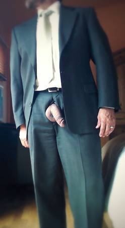 thecaltexan:  Hey Doc, what’s under that white robe?  I’m getting a physical
