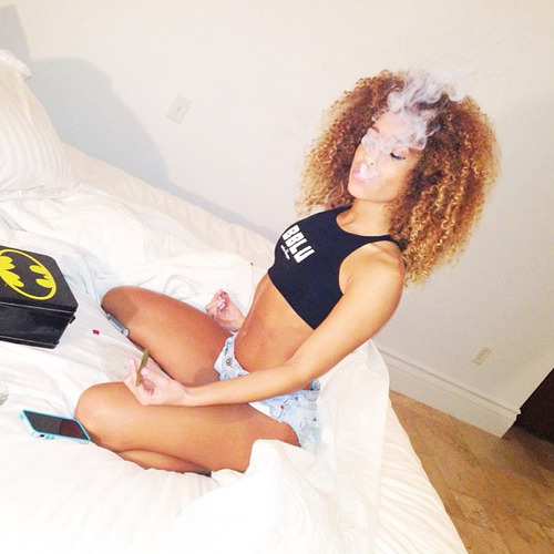 lipz-sofrench-ass-sospanish:  http://lipz-sofrench-ass-sospanish.tumblr.com/ 