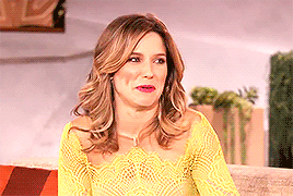 sophiabushgifs:  @sophiabush: Your heart radiates energy EIGHT FEET from your body. It literally touches other people. And it does so far more than your brain. Your life force, your love center, your pulse, touches. other. people!! People you don’t