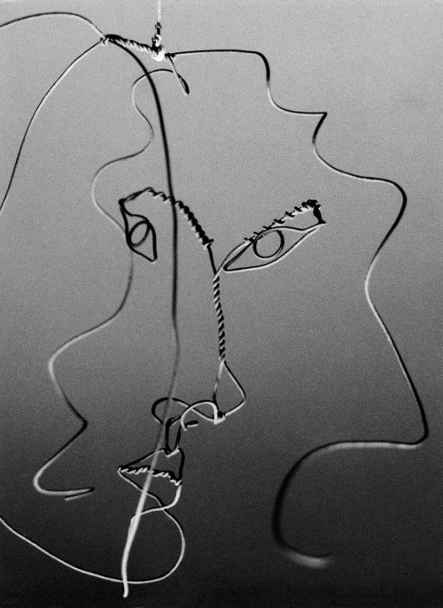 myfotolog:Alexander Calder, wire sculpture, Sachè, 1963