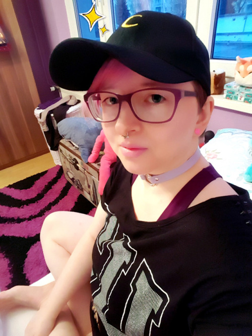 actualjohnnytopside:I’m wearing my first snapback in years