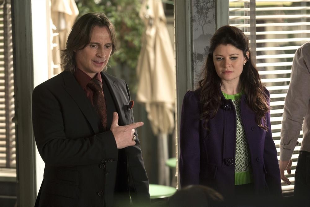 hook-your-killian-is-showing:  screenspy:  FIRST LOOK IMAGES FROM ONCE UPON A TIME’S