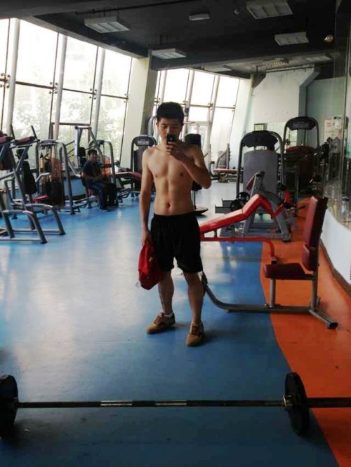 zhenfuhua:  zlam333:  423小鲜肉的JJ和菊花  不错，喜欢