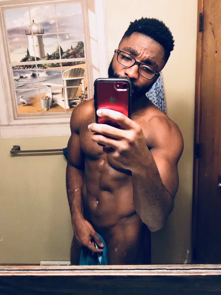 dexter-xxx:  Str8 exhibitionist that loves his ass to be played in &amp; played
