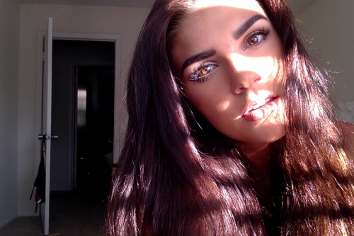 w-y-s-f:  corruptress:  eyes lookin creepy af  you’re so pretty. le sigh
