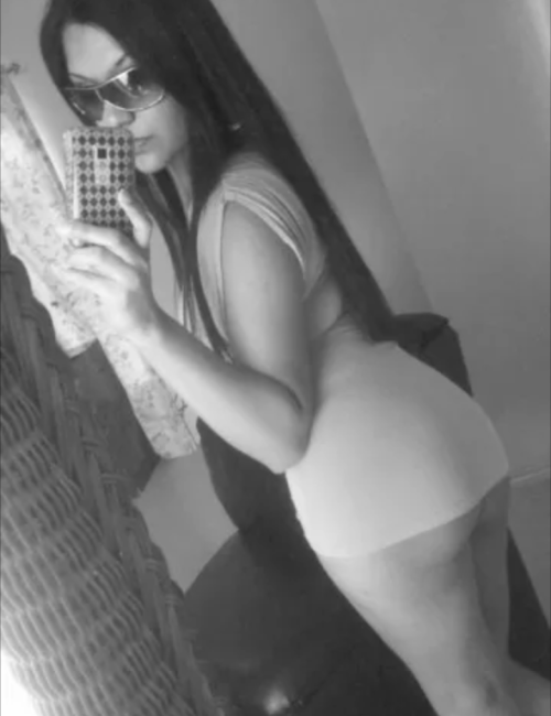 exgflatinascuties:Cutie from Van Nuys CAMy town.I hope I cum across her one day :p