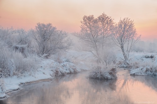 magic-spelldust:Snowy Pastel Winter Scenes by Katarzyna Gritzmann