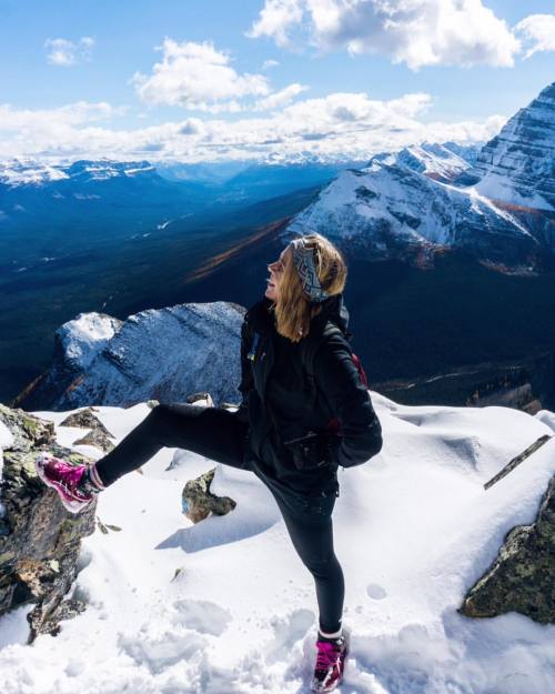 Gearing up for winter #explorecanada#revelstoked (at Mount Fairview Summit)