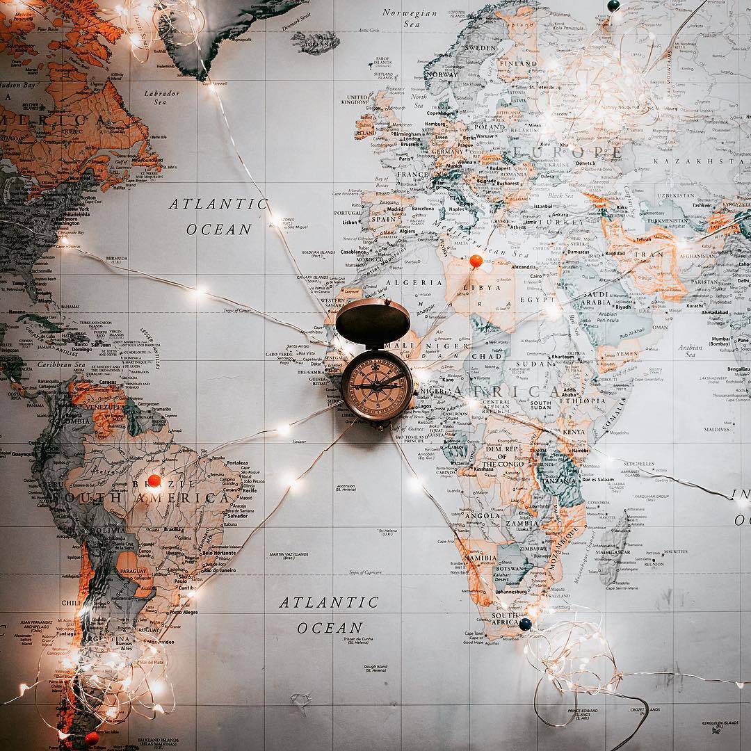 atraversso:  Explore   the world  - Christopher Funk