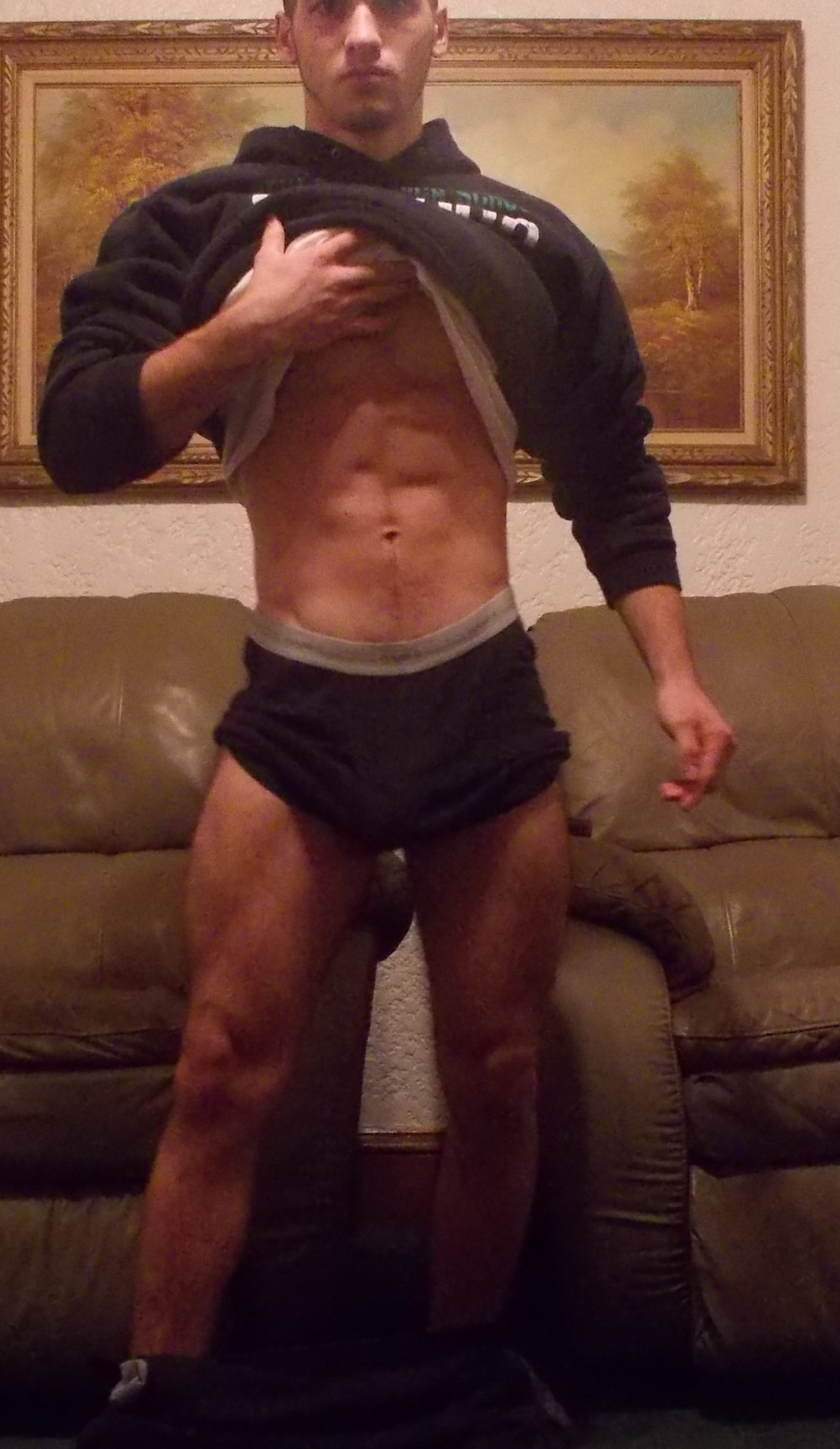 nastyboz:  willwork4wood:  damn. daaaaaaaaaaaaaaaaaaaamn!!!!!!!!!!  Hot str8 guy
