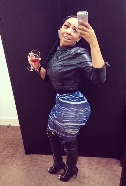 luvvincurves:  Pookaluvcurves