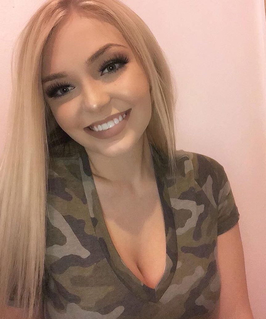 beautiful blonde cleavage selfie