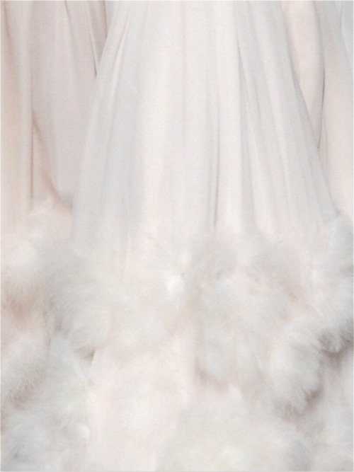 lilacfaeries:  ethereal moodboard 🐚 