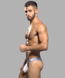 tabloidheat101:  Pablo Hernandez   I kind