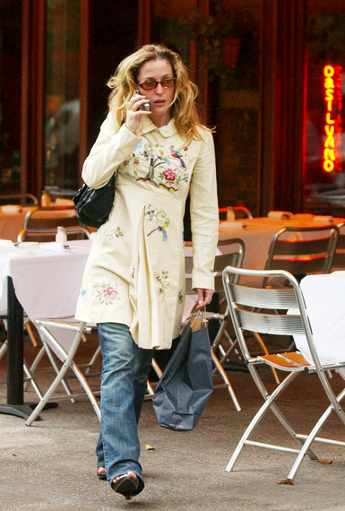 qilliananderson:Gillian Anderson leaving Silvano’s Restaurant In New York City 2005.