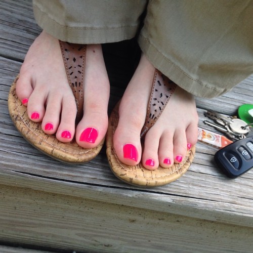 This polish <3 #pinktoes #sandals #feet #footfetish